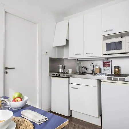 R.u Colegio De Cuenca - Centro Adscrito A La Reaj Hotel Salamanca