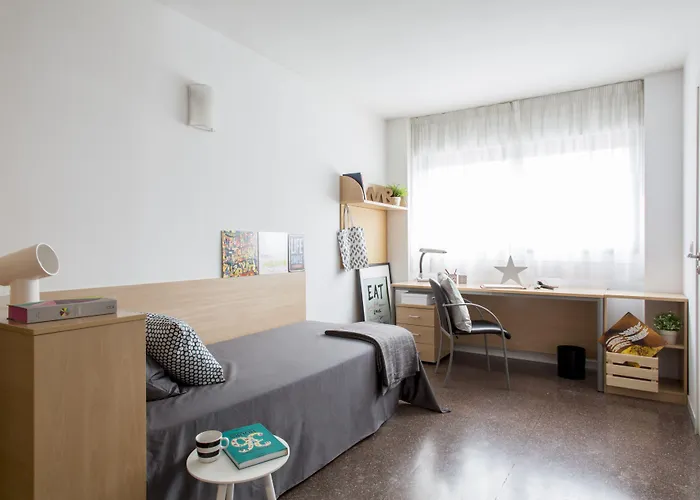 R.u Colegio De Cuenca - Centro Adscrito A La Reaj Hotel 2*