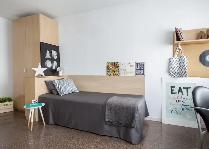 R.u Colegio De Cuenca - Centro Adscrito A La Reaj Hotel