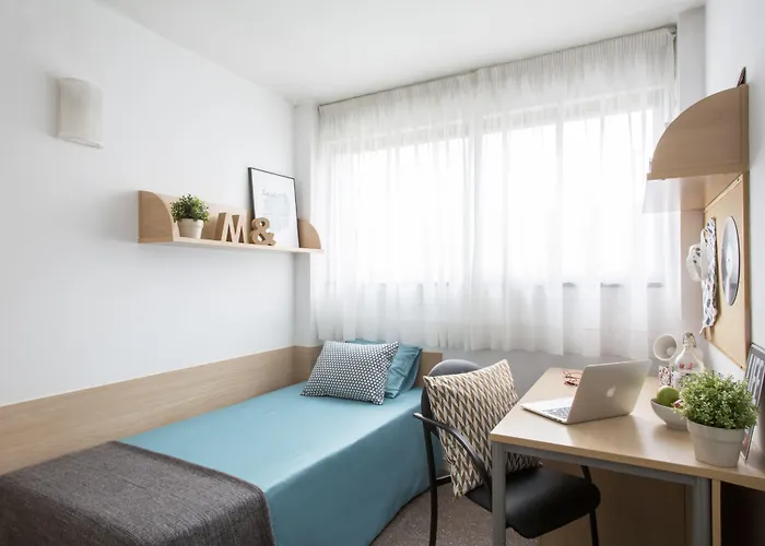 R.u Colegio De Cuenca - Centro Adscrito A La Reaj 호텔 2*